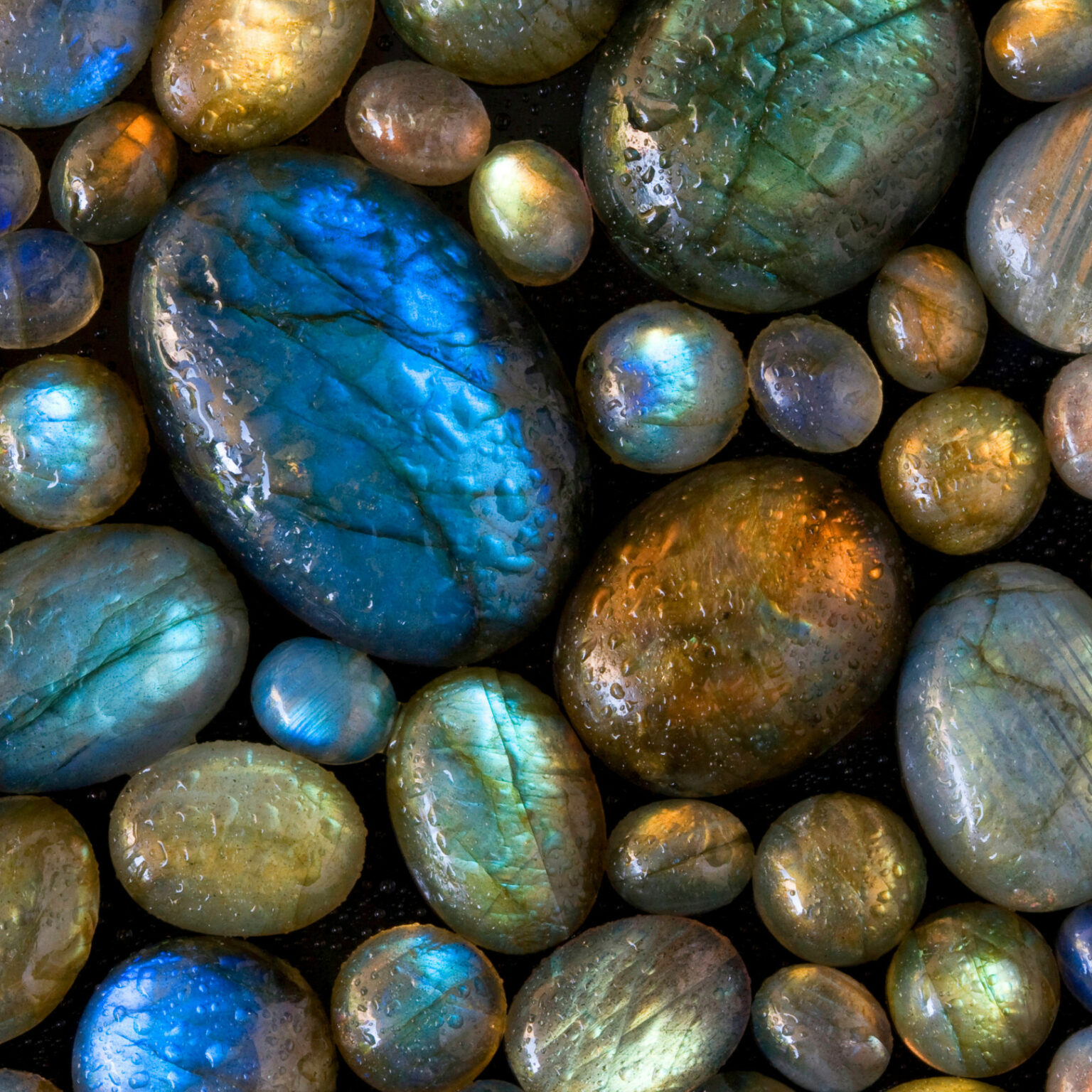 how-to-tell-if-labradorite-is-real-or-fake-in-7-easy-ways-neocrystals