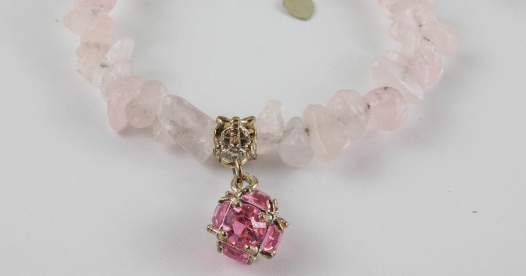 4 Amazing Benefits of Rose Quartz Birthstone