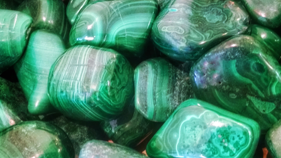 Malachite Crystal Meaning Healing Properties Benefits And Uses